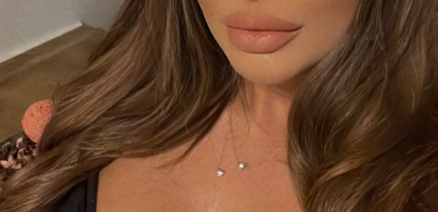 Model - WantedSugar boobs