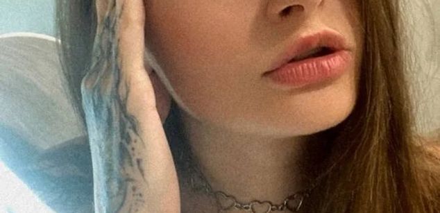 Model - NaomiLisss slim