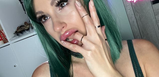 Maxi Lipz findom Model - Maxi Lipz findom