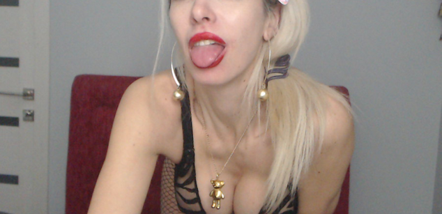 WhiteQueen888 blowjob Model - WhiteQueen888 blowjob