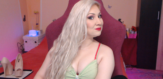 Model - Miss Lexy Gold joi