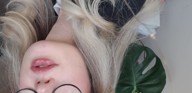 Model - Cindy Blonde