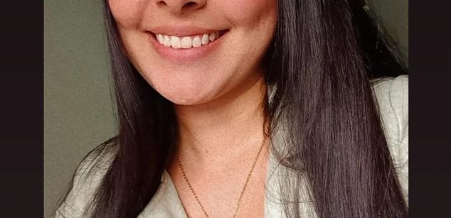 Model - Iris Moira feet