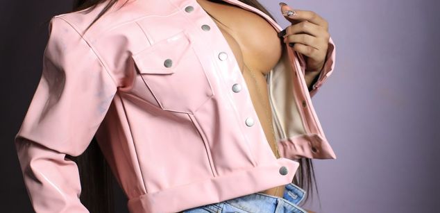 Model - Laura Candice asshole