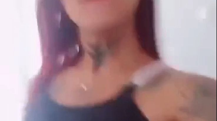 hermosa trans teninendo sexo