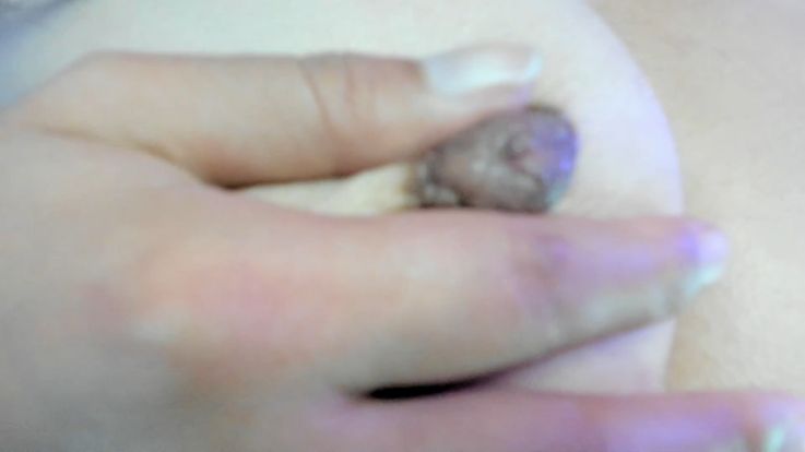 pure dark nipples ????