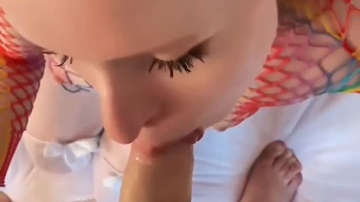 Mona makes a blowjob (2 positions and pov)