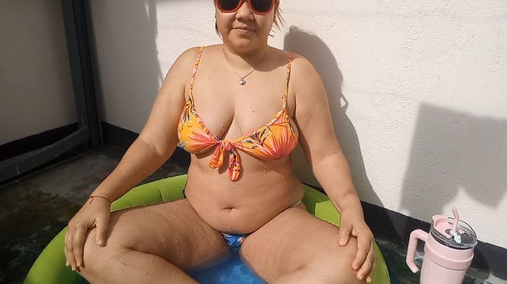 Pleasure in the pool
