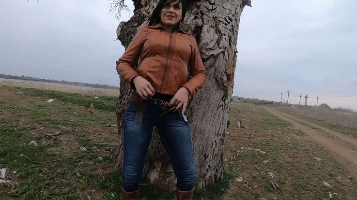 Beautiful Sugar Babe Tight Jeans Teasing-