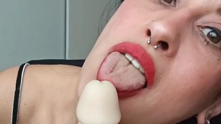 POV BLOWJOB AND SUCKING