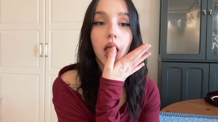 I like eating chips ASMR