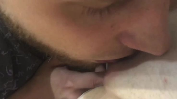 partner performs cunnilingus