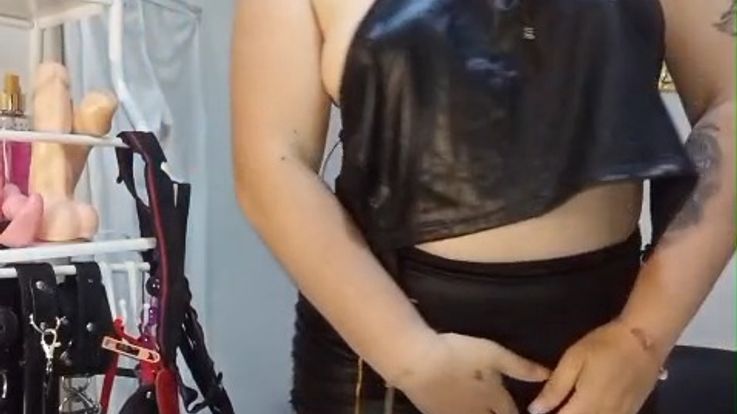 look my dance clothes latex , pussy tight hot wet