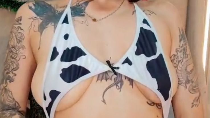 tattoed girl teen solo paly sexy clips