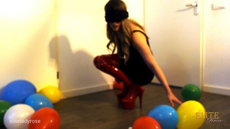 Geblinddoekt ballonnen kapot maken