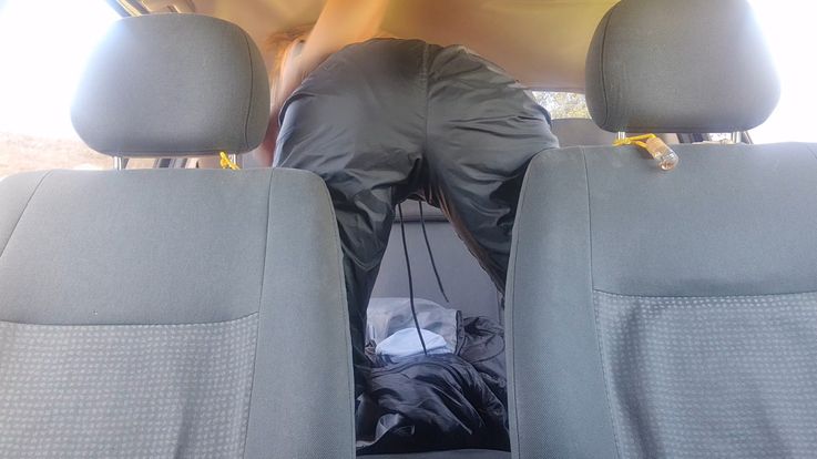 masturbate in the car while i wear nylon pants