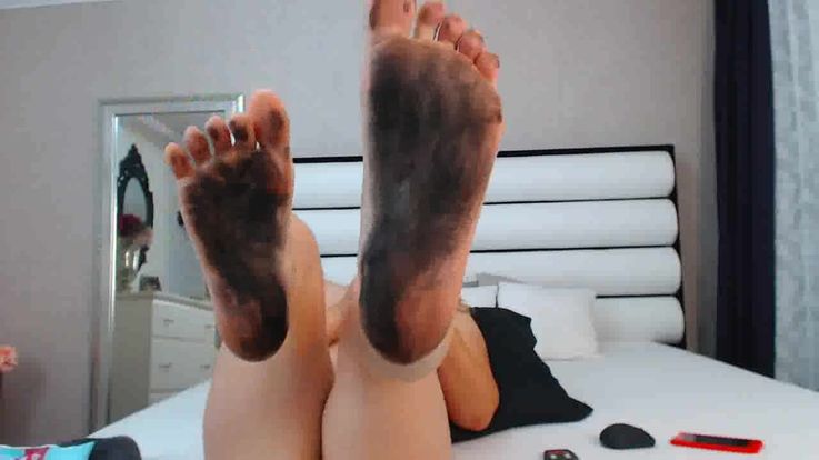 Extremly dirty feet masturbation vid