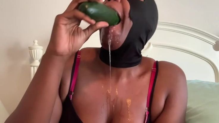 Headusa's Wet Mouth Drowns BBC (Fetish)