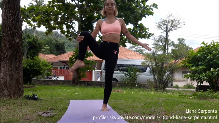 Barefoot Yoga by Liana Serpenta