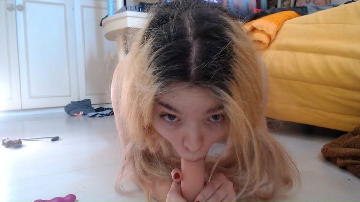 PERV WATCHING 18+ SCHOOLGIRL