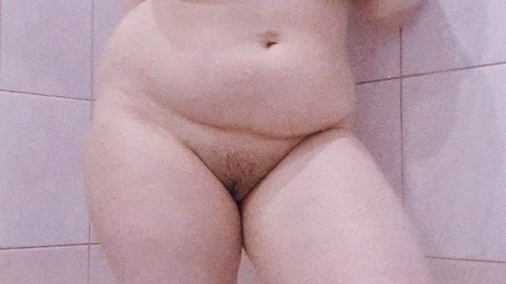 bbw using vibrator during shower