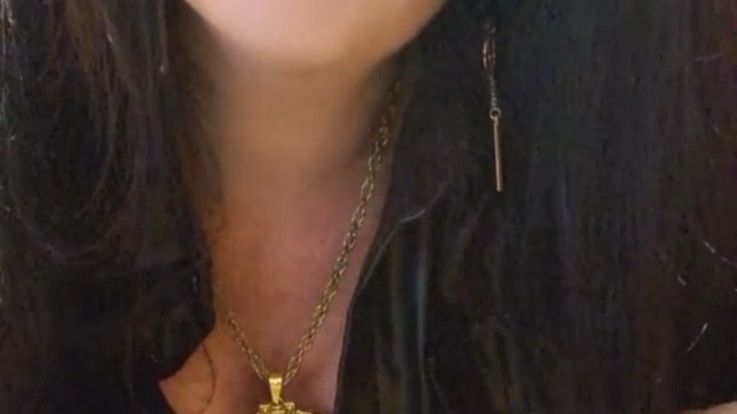 Hypnotic smoke for human ashtrays