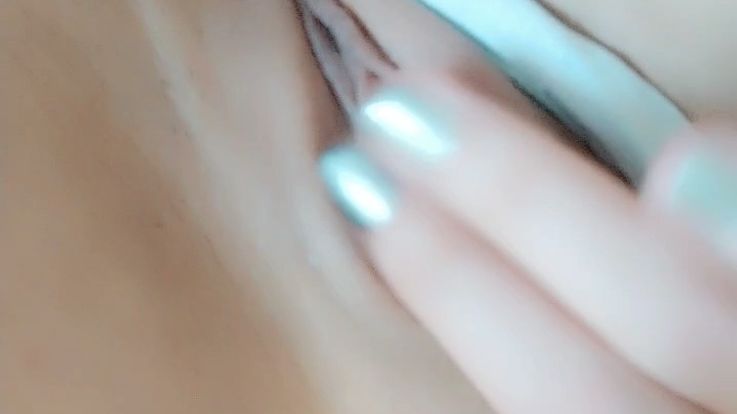 I masturbing my pussy with fingers