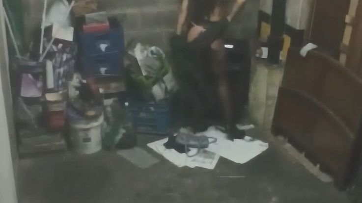 Hidden camera caught a sexy bitch