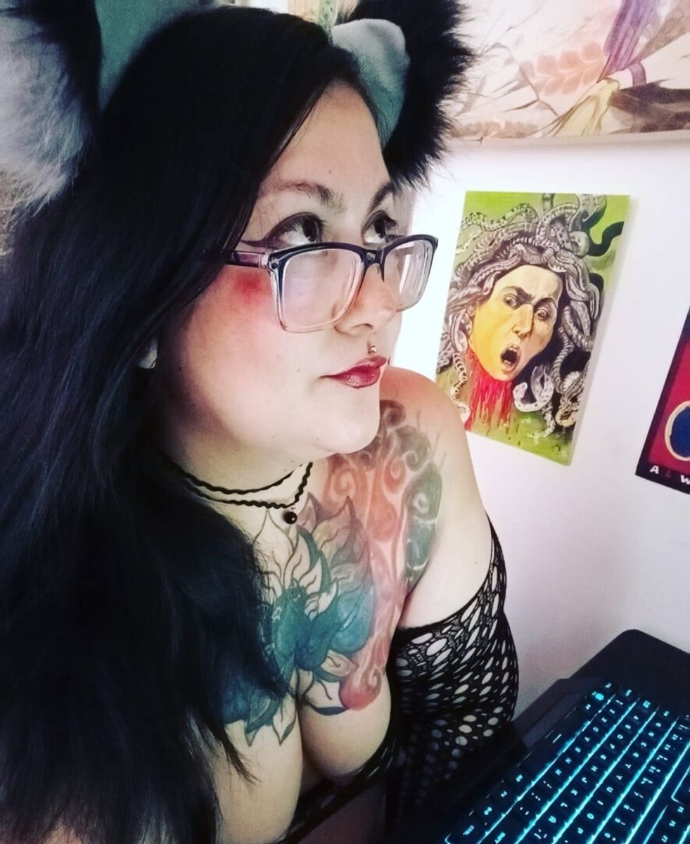 Skype live sex chat with LULU RAVEN