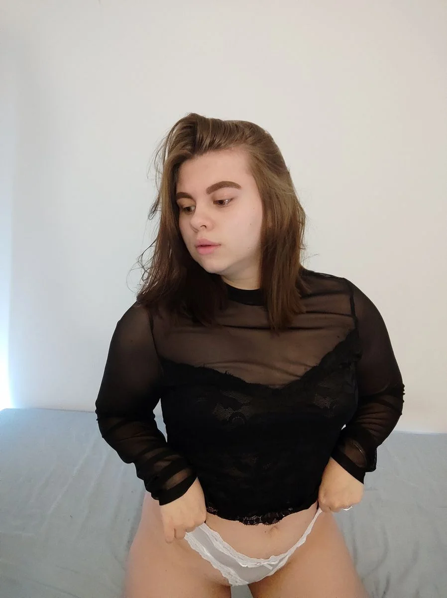 Skype live sex chat with Abby