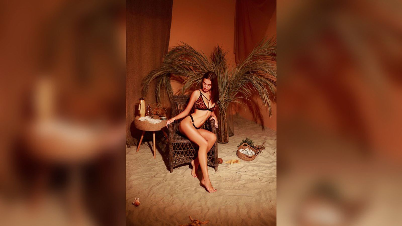 Female Profile & Live Cam Show SkyPrivate