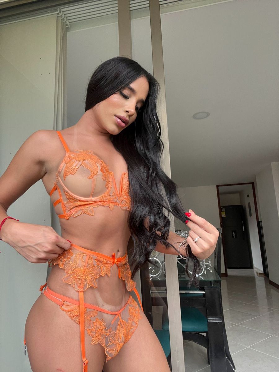 Aly Queen