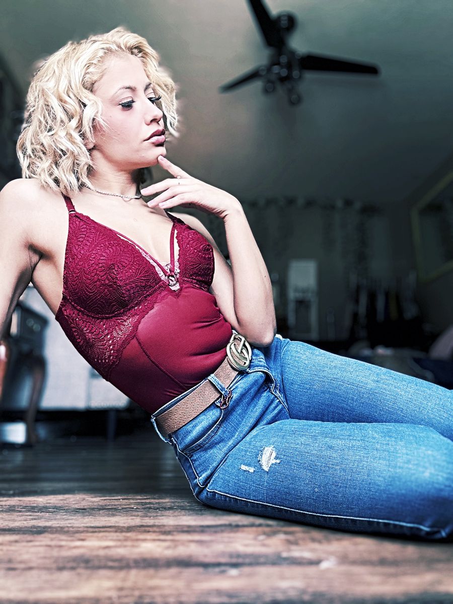 LoraliLynn