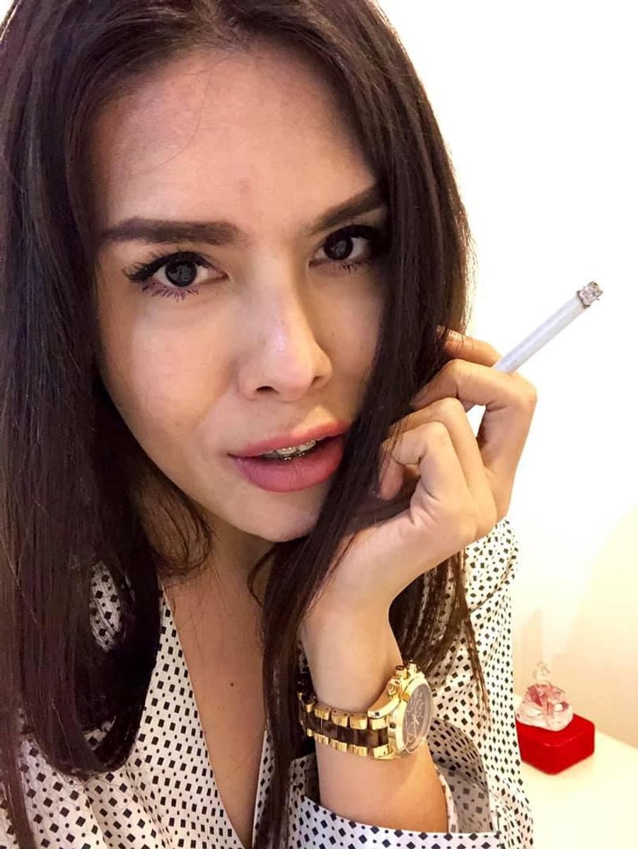 Filipina_Ladyboy