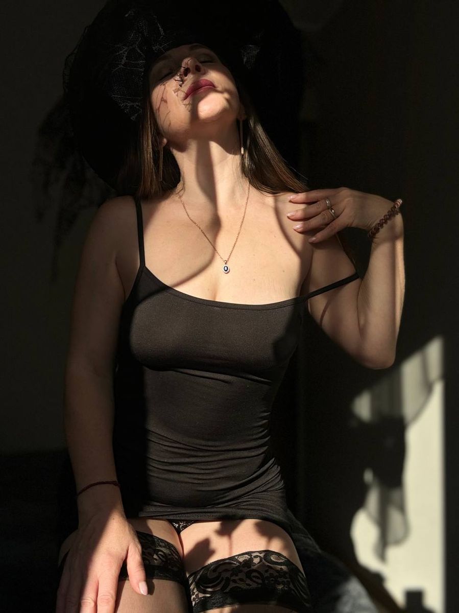 WomanAngel fetish