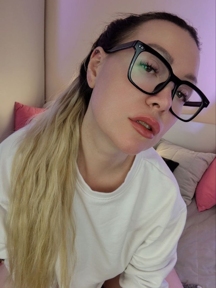 Elya_