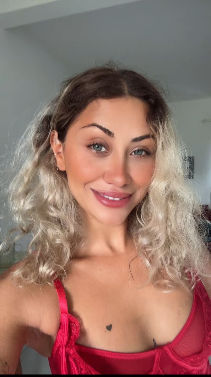 Goddess Gabriela Paiva