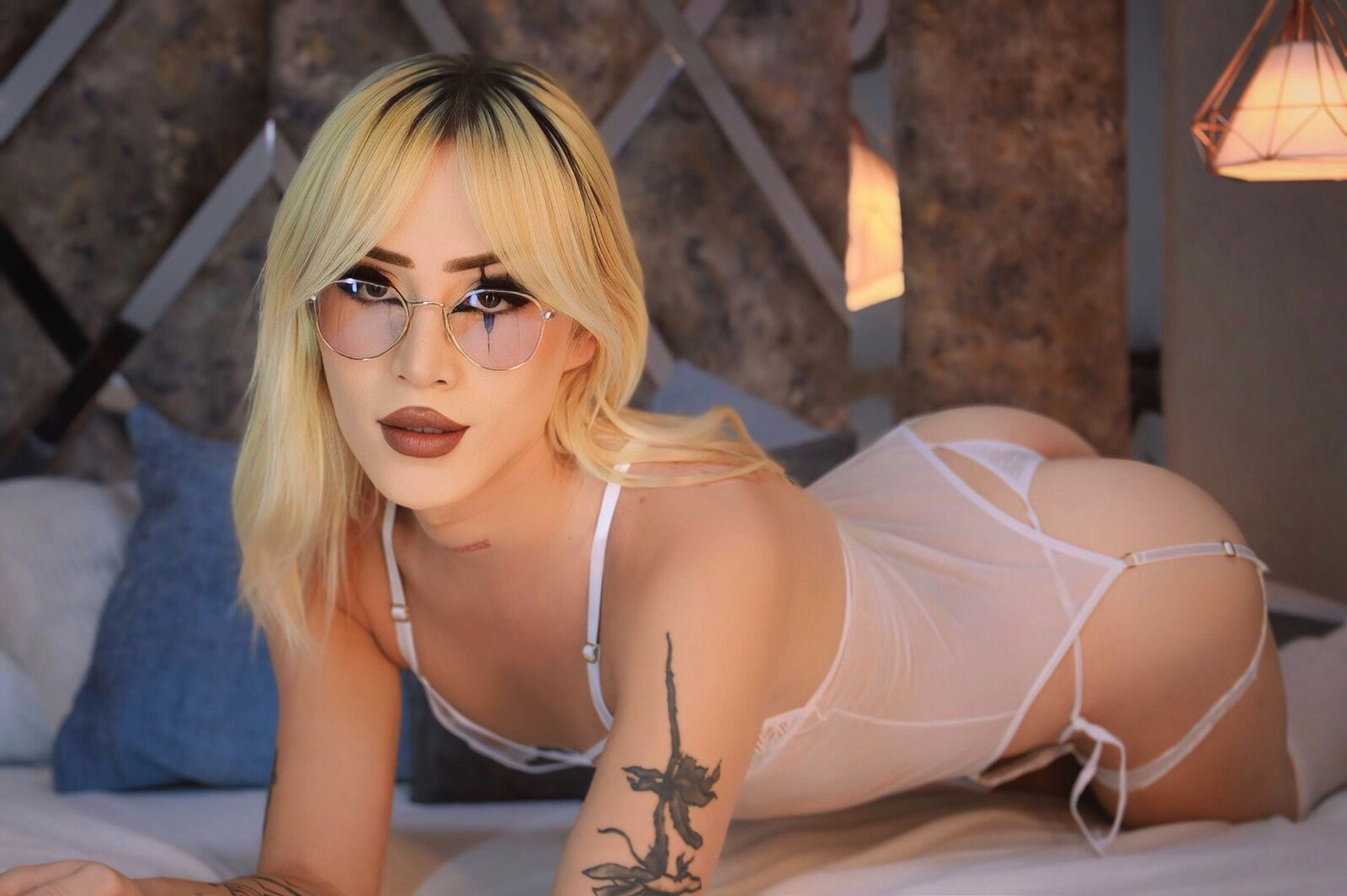 DominaDiosa