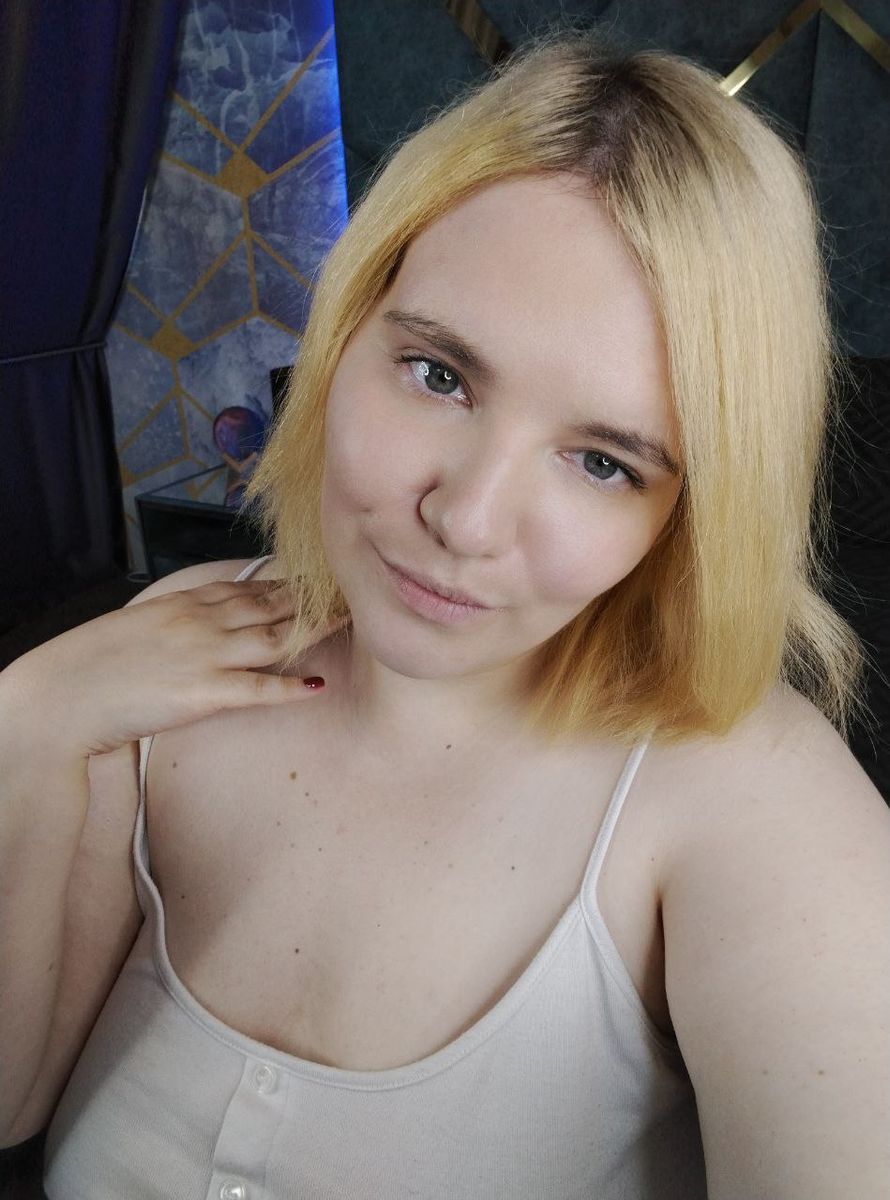 Alexandra_Ray