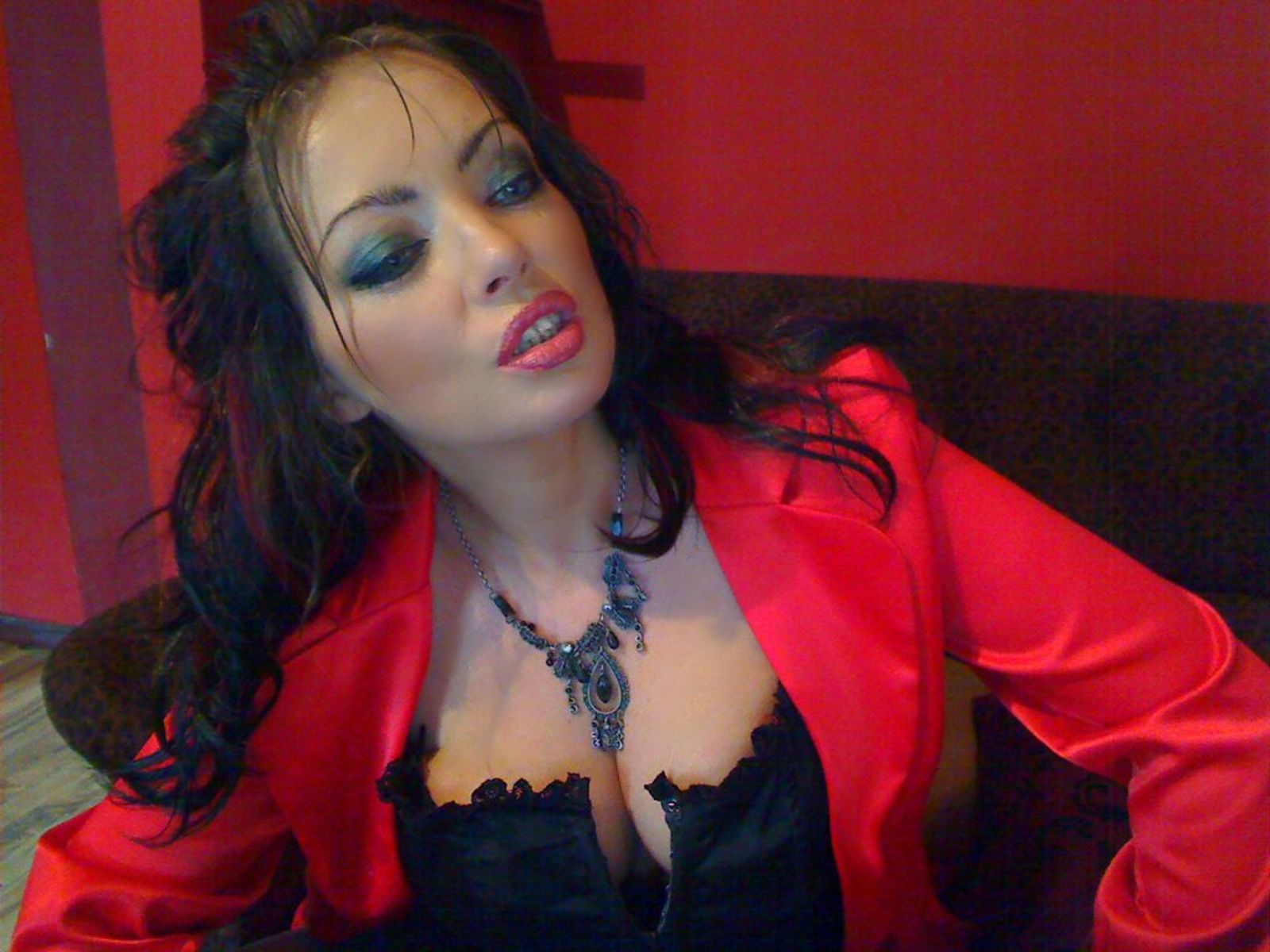 Goddess Wooneh - Findom