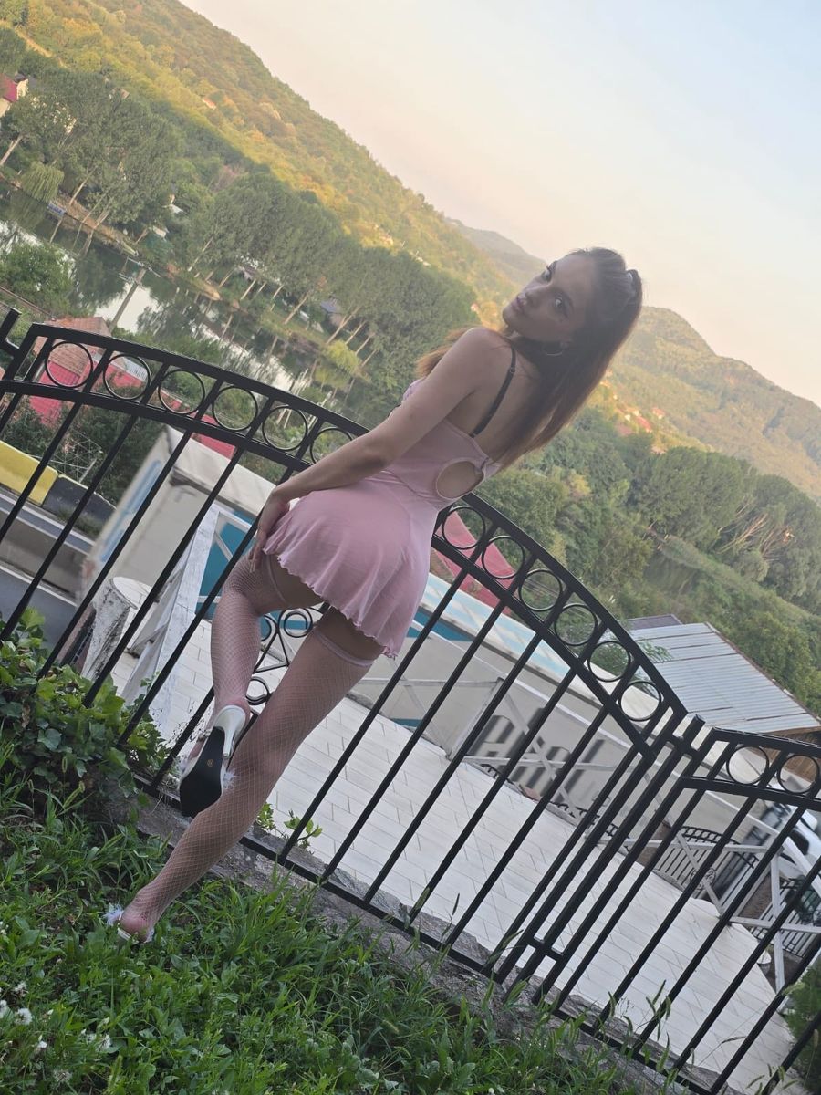 NicoleBond