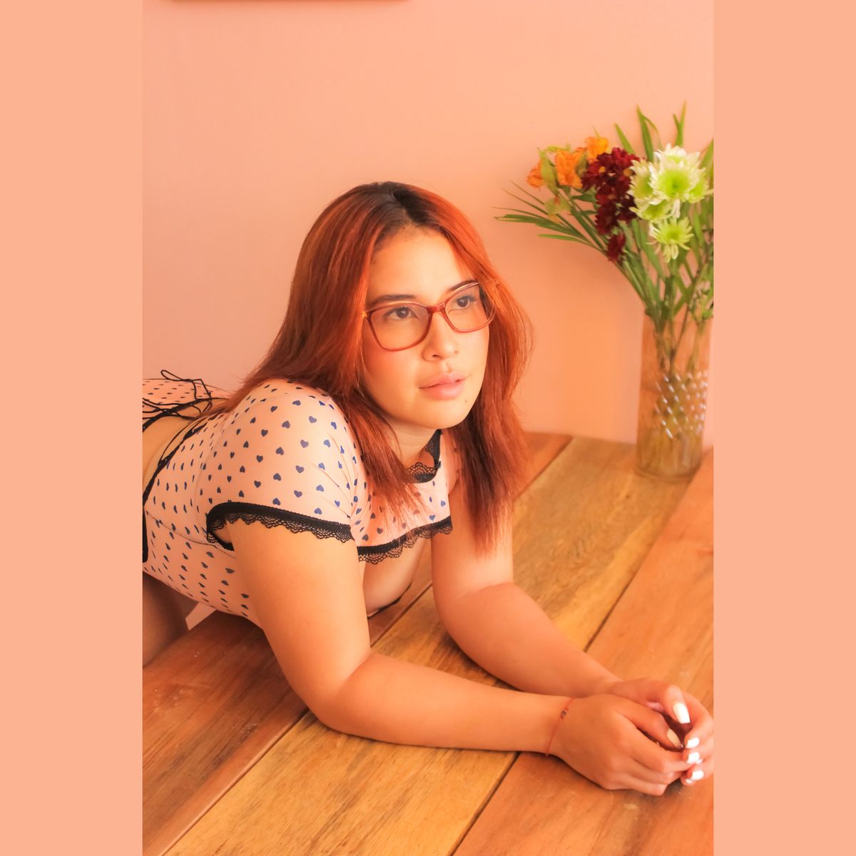 Tess live webcam show