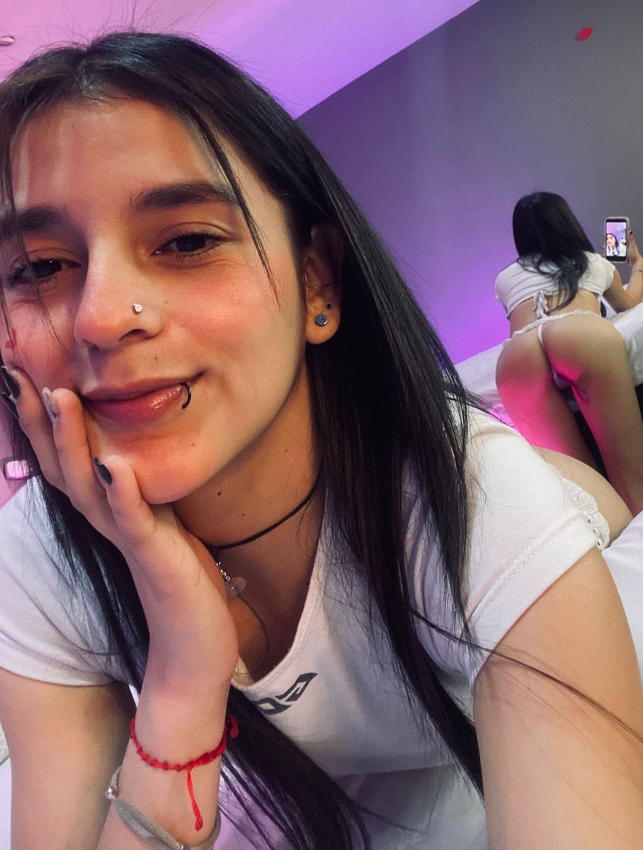Mia Taylor live webcam show