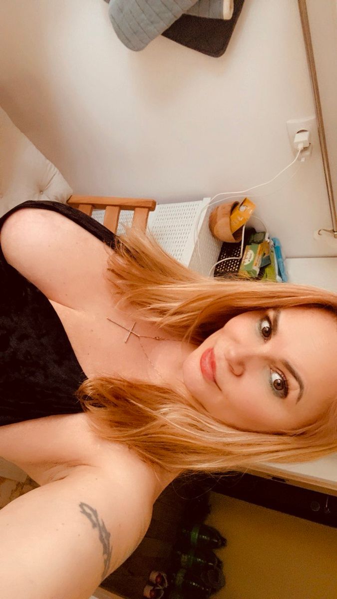 Elliza live webcam show
