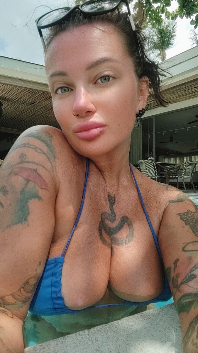 EllieOz