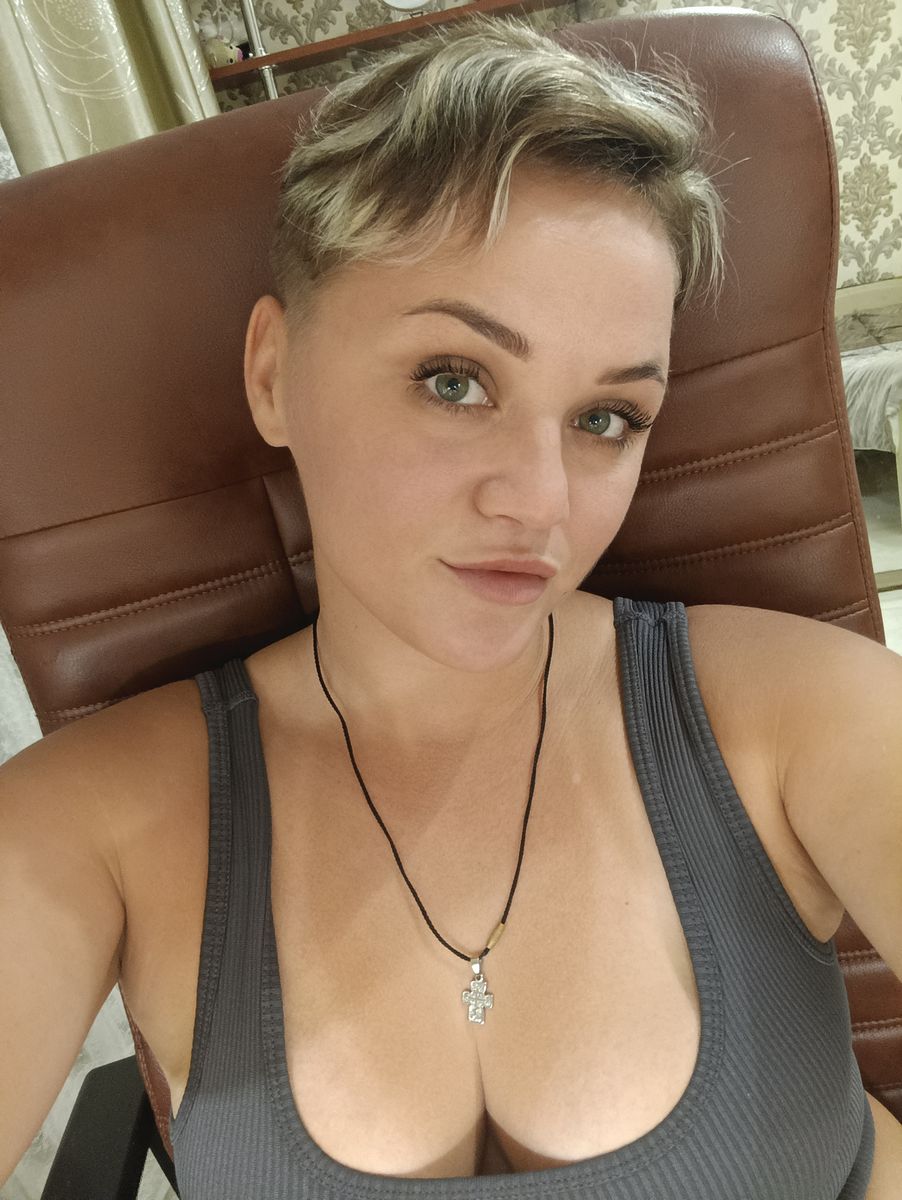 Tessa_Renata