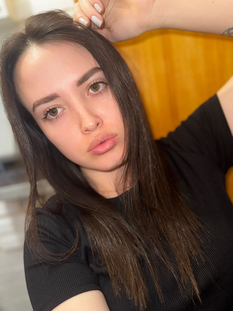 Olechka live webcam show