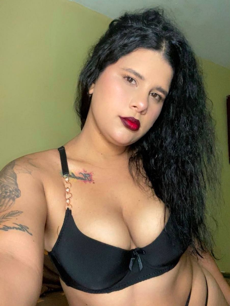 Karo Hot