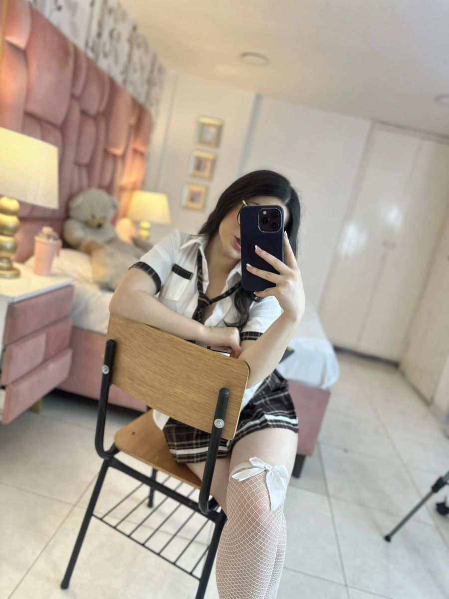 ThrianaOlson live webcam show