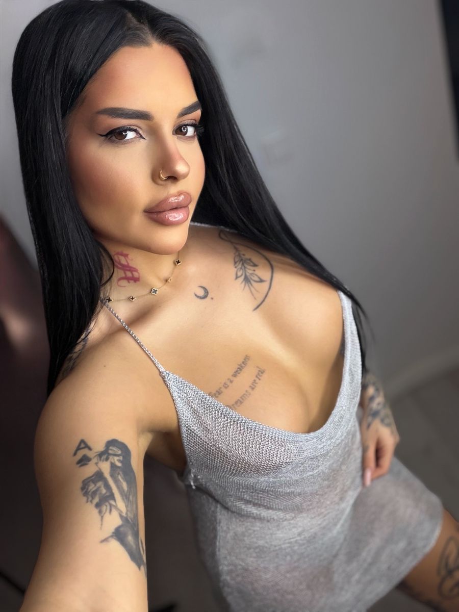 GipsyGoddess live webcam show